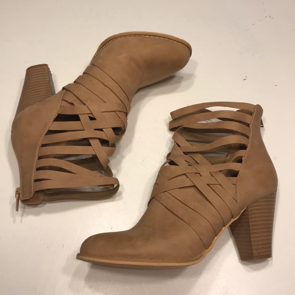 Lulus - mi.im Tan strappy booties